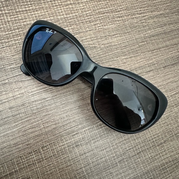 Ray-Ban Sunglasses RB4325 - Picture 4 of 7